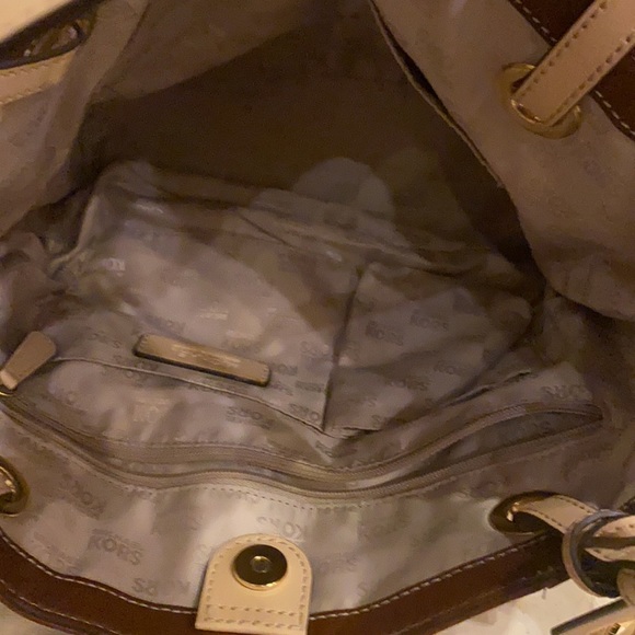 Michael Kors handbag - Picture 3 of 9